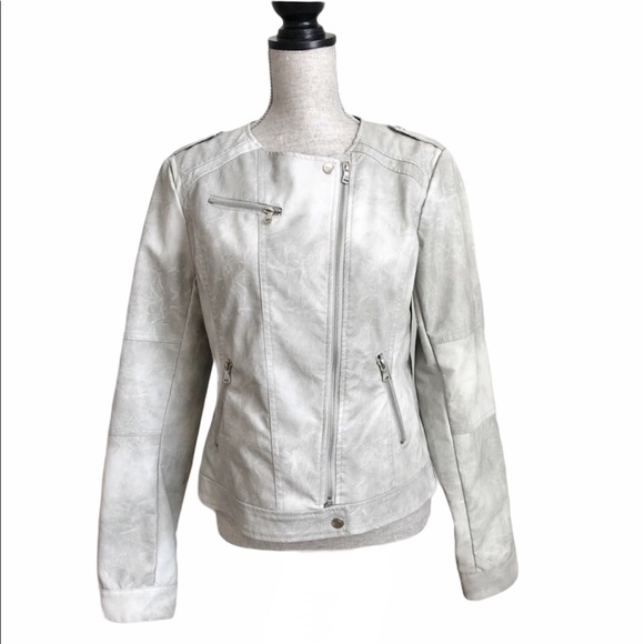 Daytrip Jackets & Blazers - NWOT Daytrip Faux Leather Moto Jacket